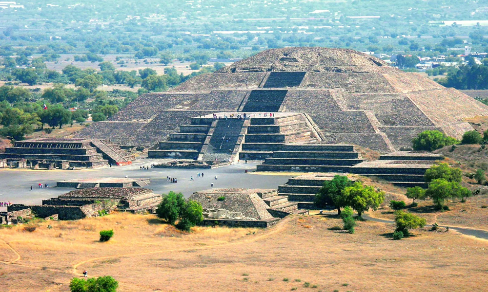 Kota Teotihuacan: Misterius Piramida Matahari & Bulan Megah