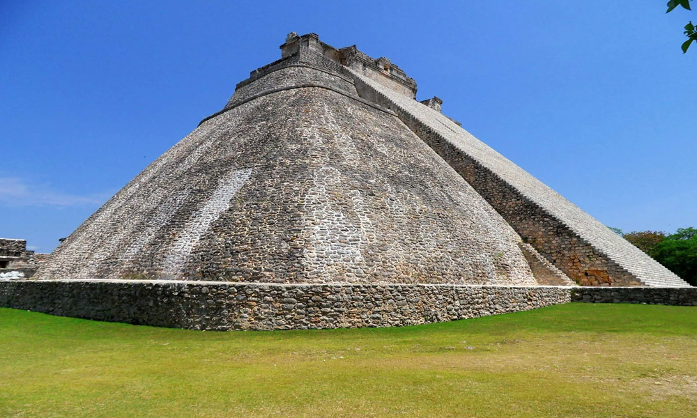 Kota Uxmal: Kota Maya dengan Arsitektur yang Memukau