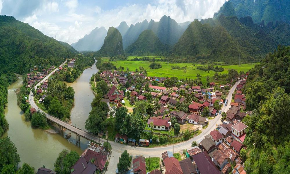 Kota Vang Vieng: Surga Petualang di Laos